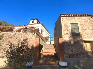 Casa rústica con piscina en venta en Barri Mion - Puigberenguer