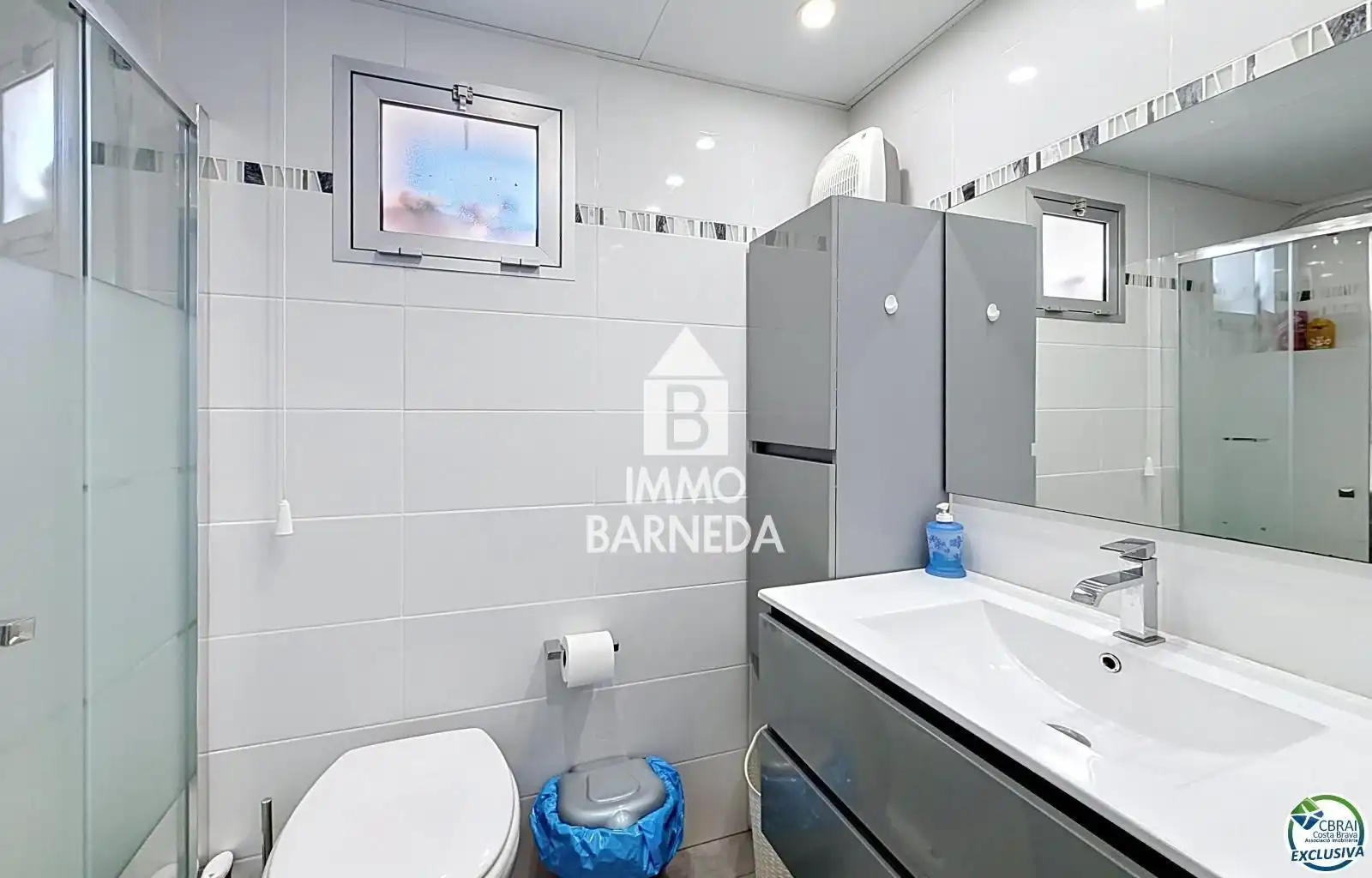 Bathroom of Flat for sale in Roses  with Heating, Terrace and Swimming Pool
