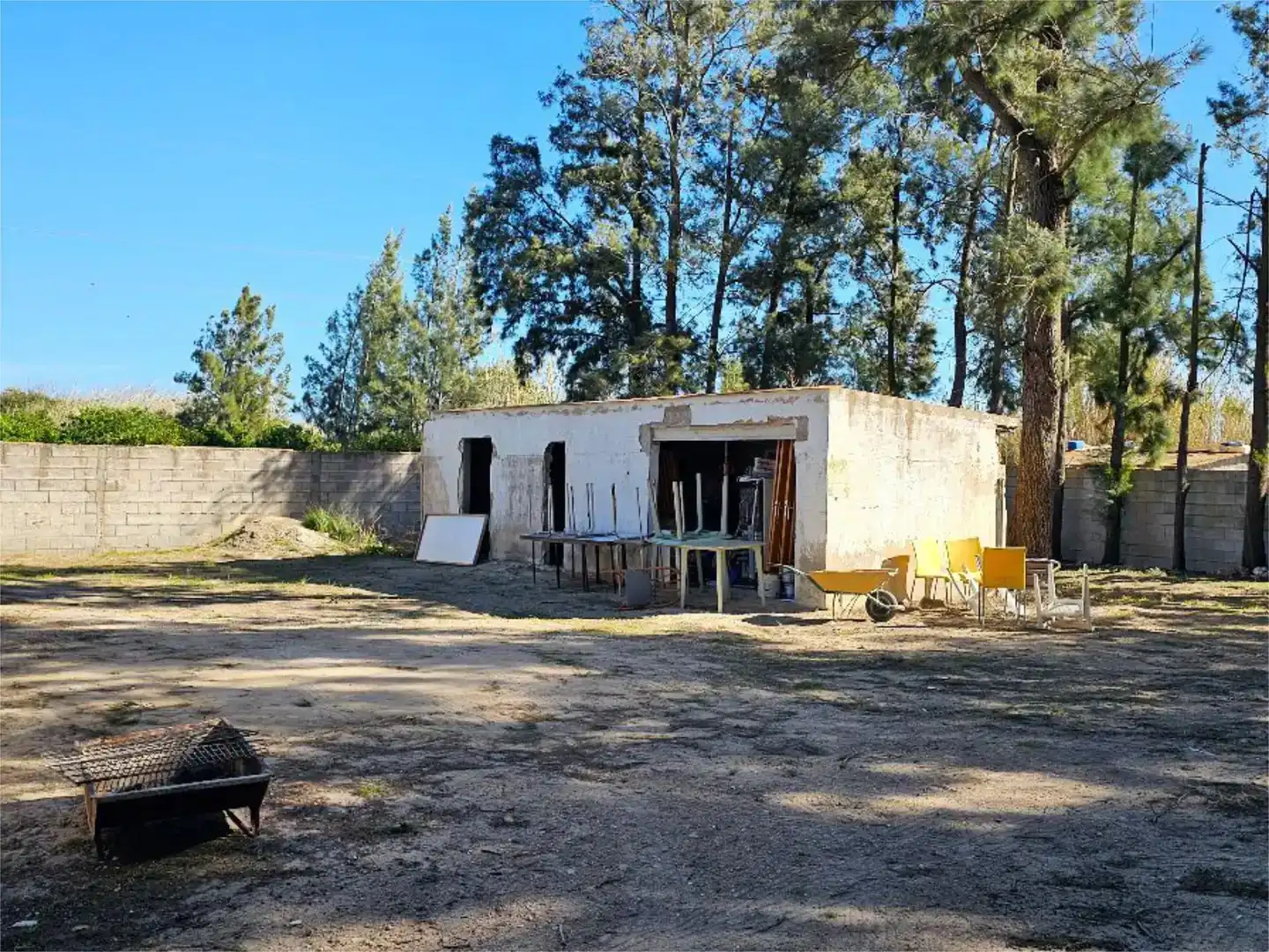 Vista exterior de Pis en venda en Oliva amb Jardí privat