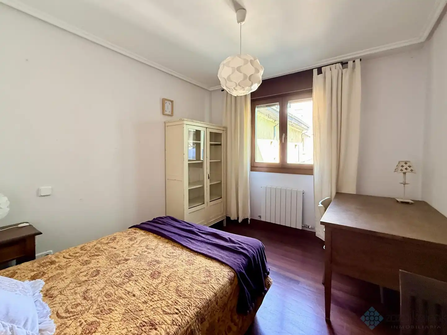 Bedroom of Flat for share in Bilbao   with Furnished