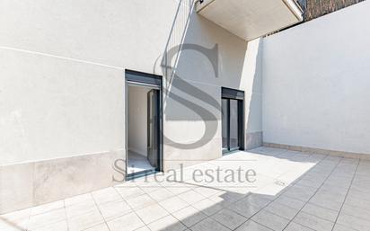 Vista exterior de Pis en venda en Santa Coloma de Gramenet amb Terrassa i Forn