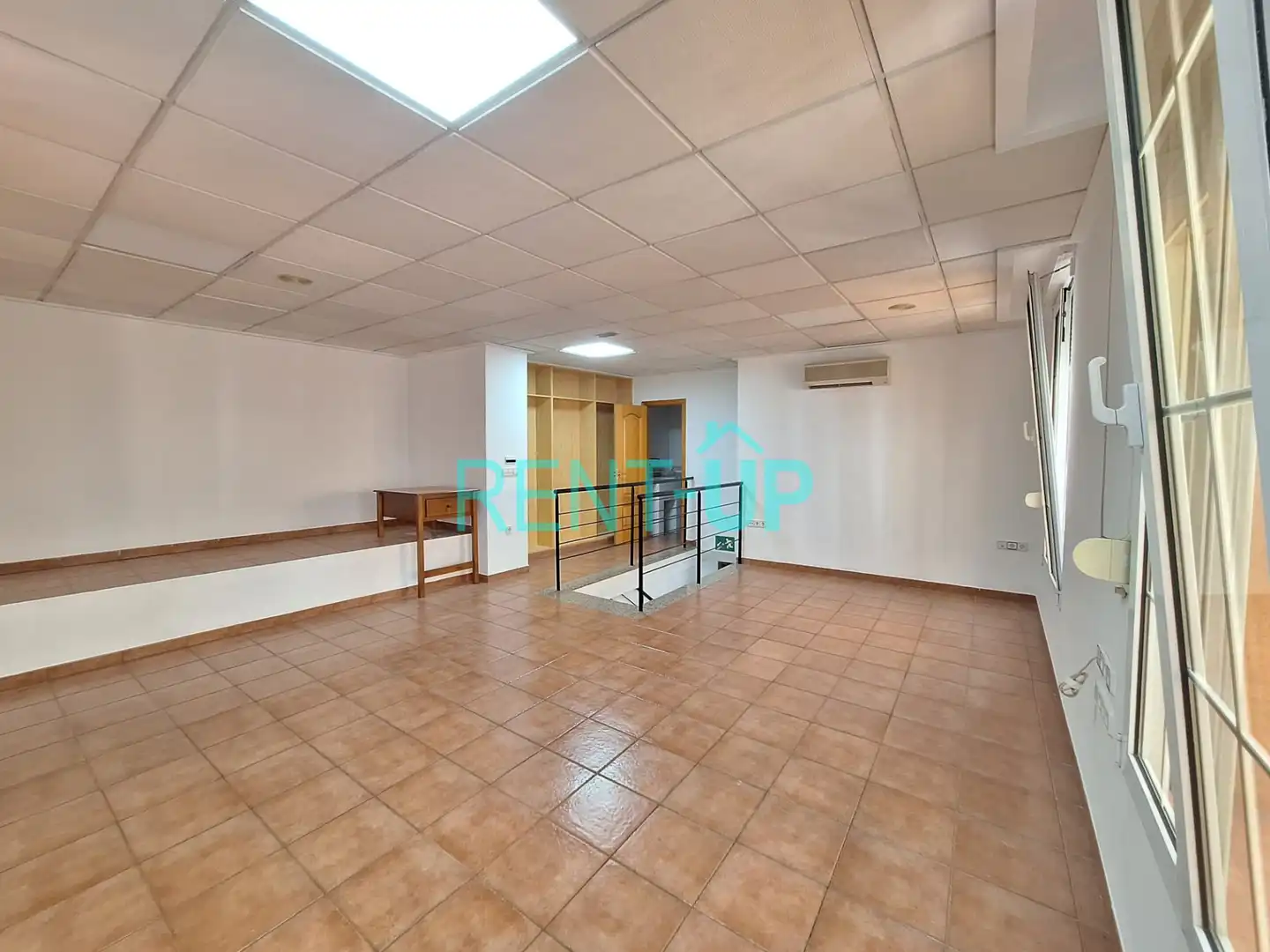 Local comercial de lloguer a Xàtiva