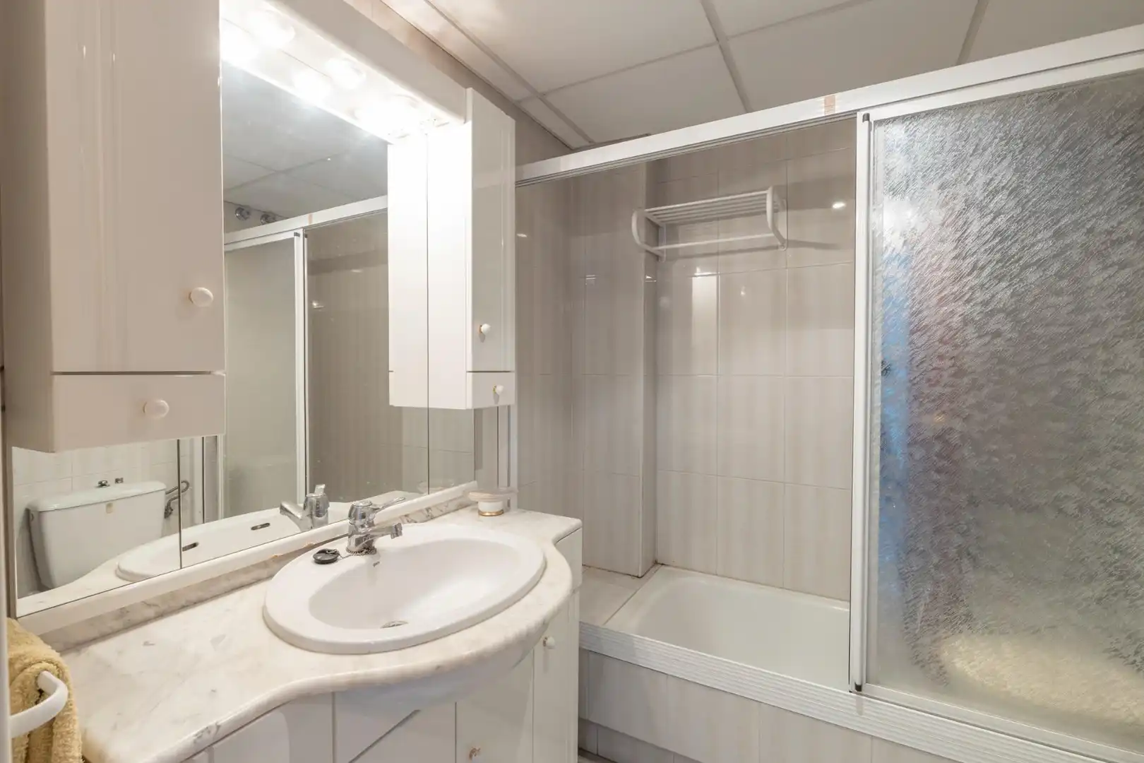 Baño de Casa adosada en venta en Granada con Calefacción, Terraza y Trastero