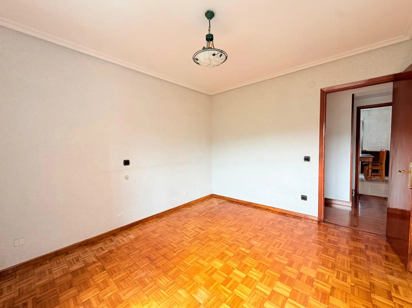 Bedroom of Flat for sale in Avilés  with Heating, Parquet flooring and Furnished