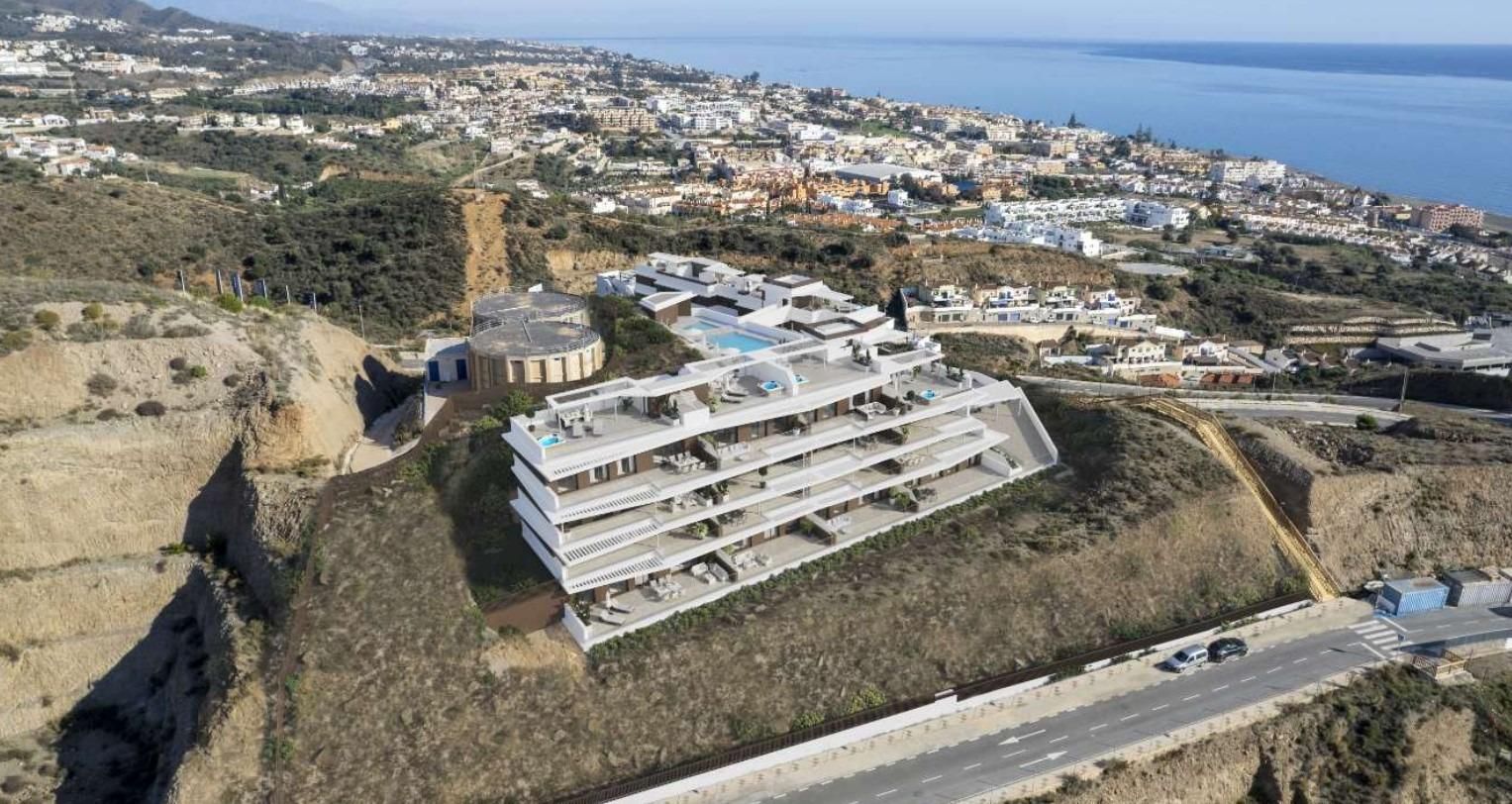 Vista exterior de Pis en venda en Rincón de la Victoria amb Aire condicionat, Terrassa i Traster