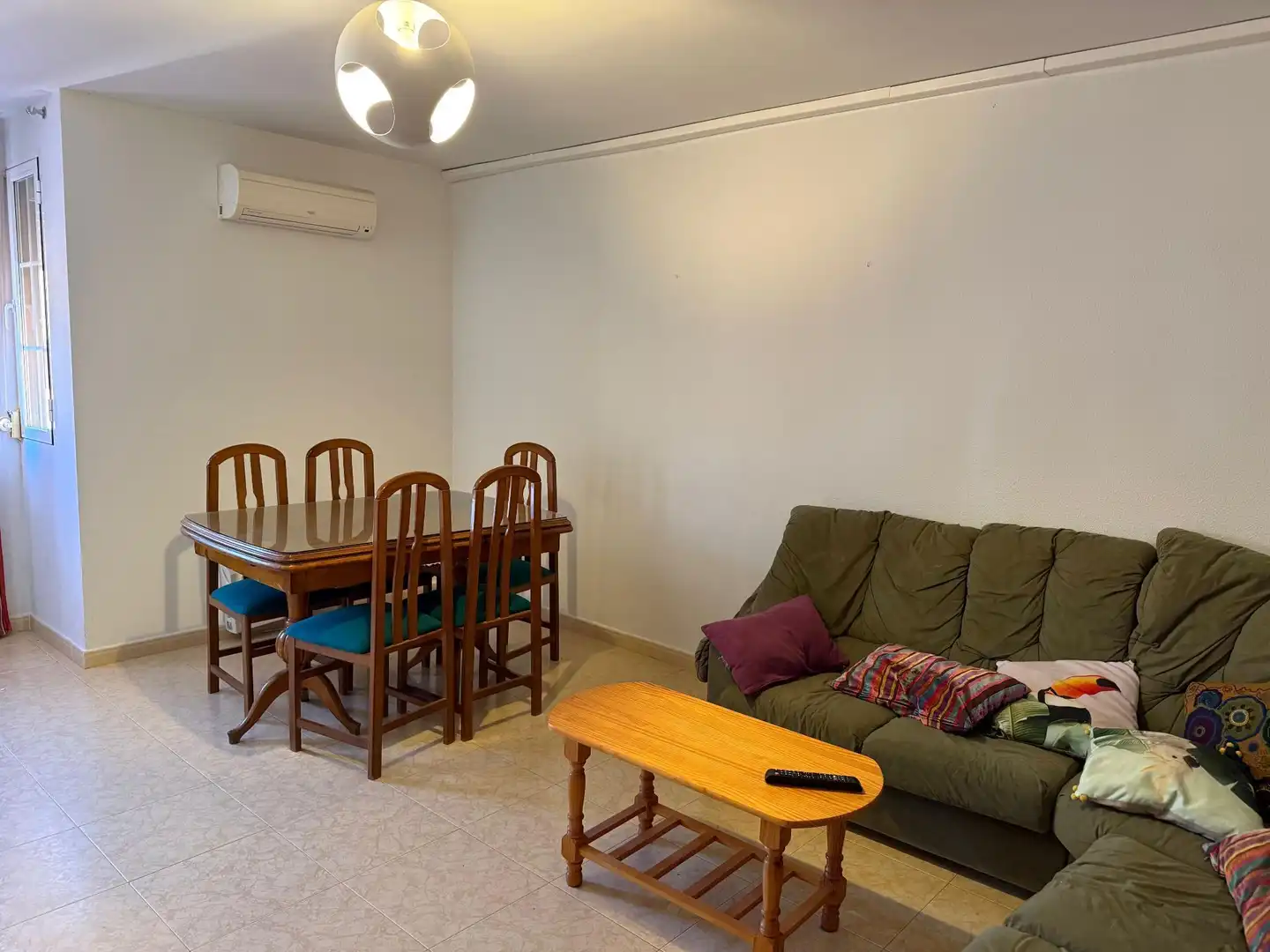 Living room of Flat for sale in Candeleda  with Air Conditioner and Heating