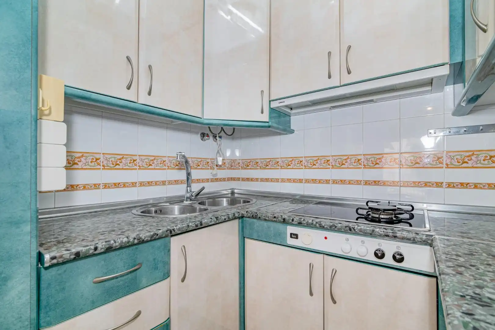 Cuina de Pis en venda en Salobreña amb Aire condicionat, Terrassa i Balcó