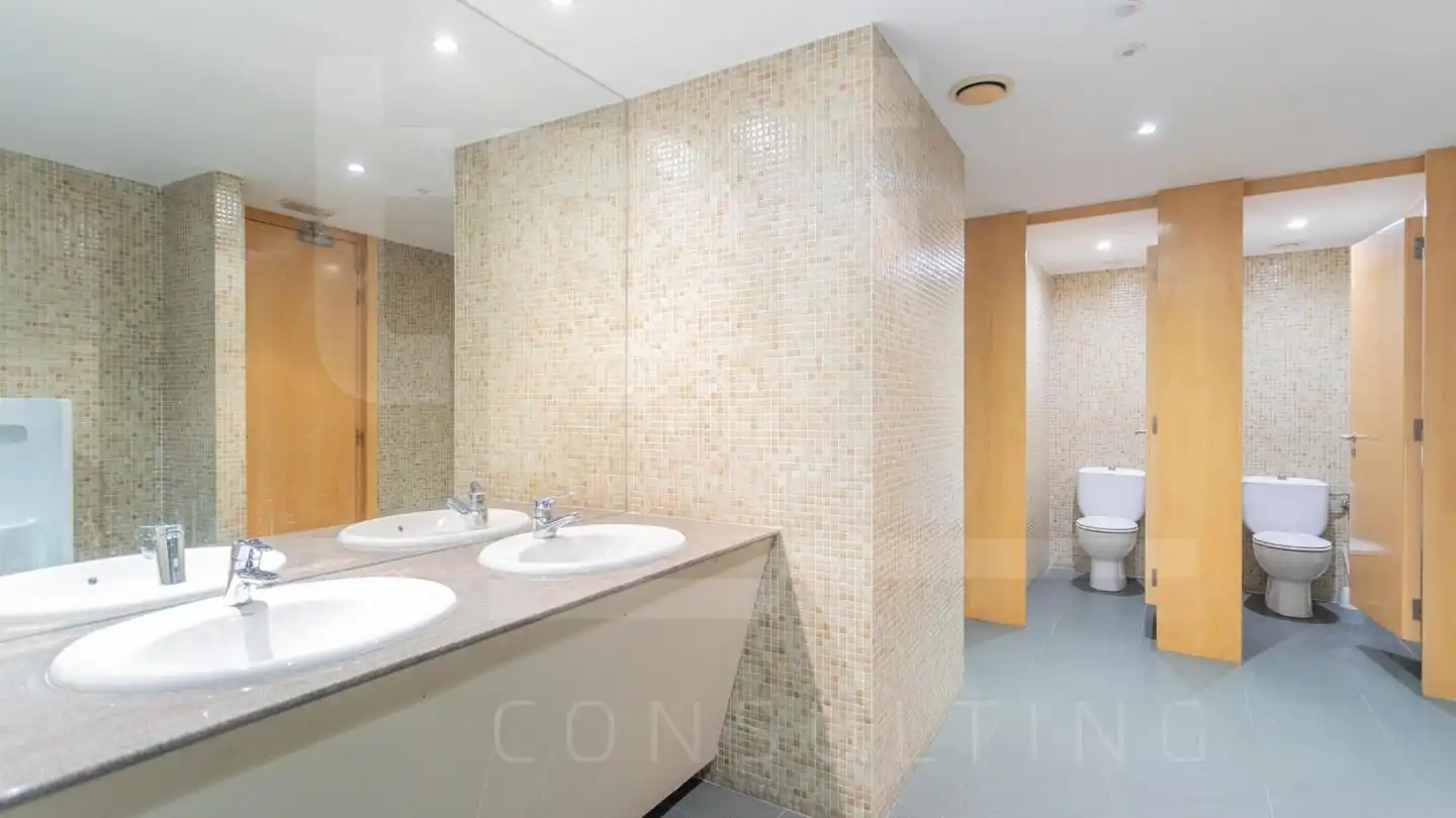 Office space with lift to rent in Del Poeta Querol, imagen 10