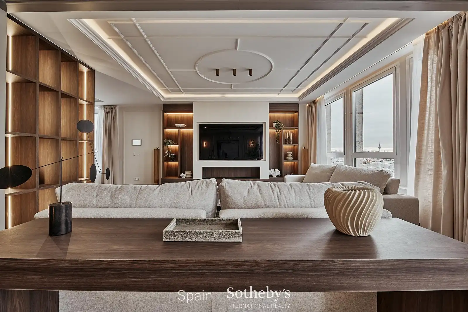 Living room of Apartments for sale in Madrid  with Air Conditioner, Terrace and Storage room