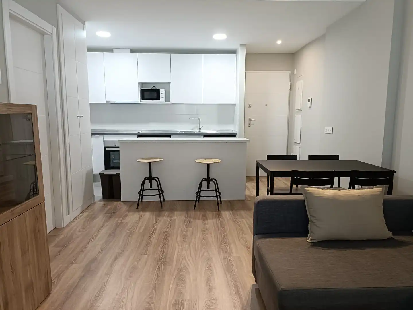 Apartments for rent in Calle Ulises, Colores - Entreparques