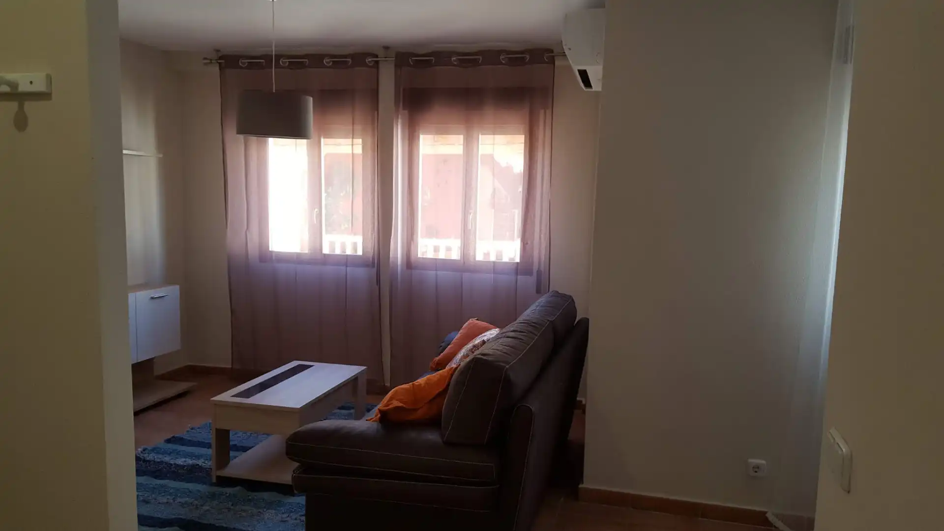 Sala d'estar de Apartament de lloguer en Toledo amb Aire condicionat, Calefacció i Parquet
