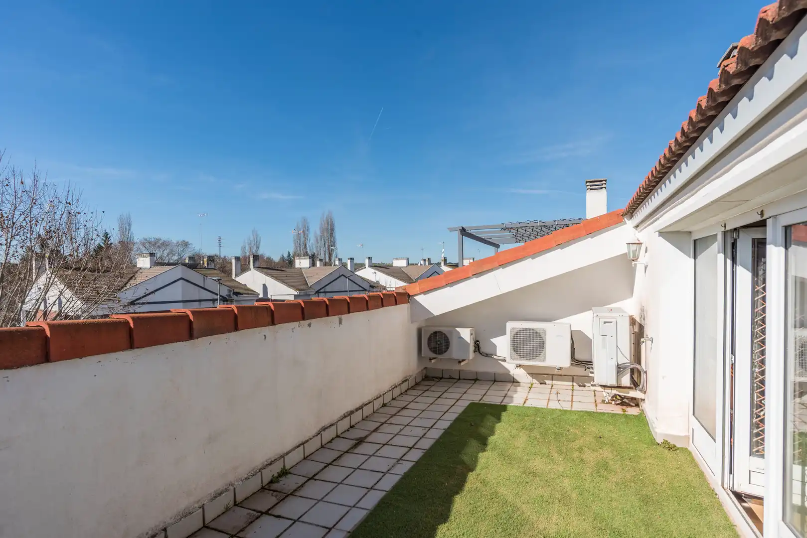 Terrassa de Casa adosada en venda en San Agustín del Guadalix amb Aire condicionat, Calefacció i Jardí privat