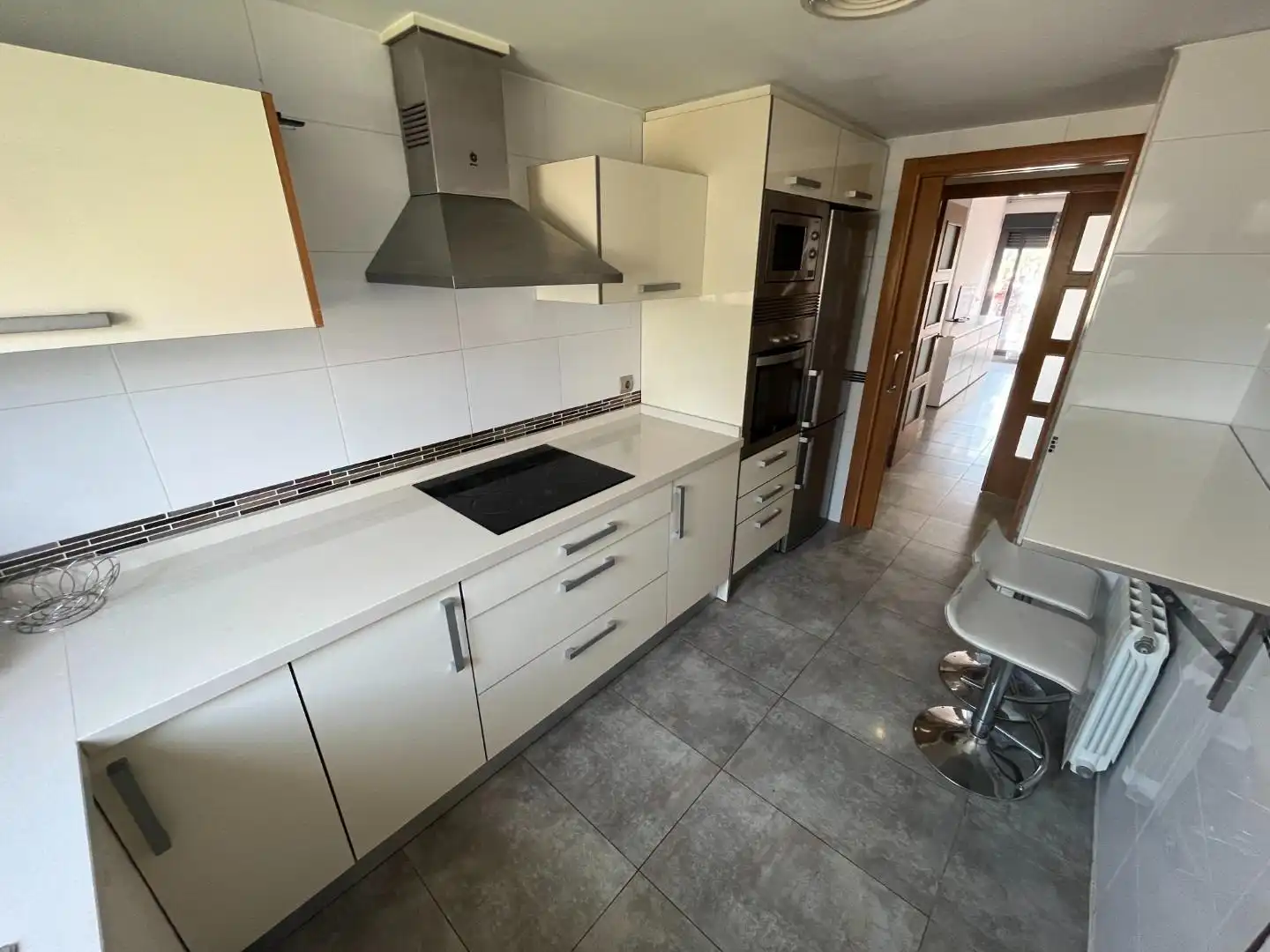 Cocina de Apartamento en venta en Alicante / Alacant con Aire acondicionado, Calefacción y Jardín privado