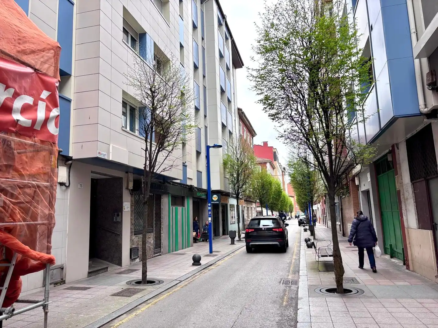Außenansicht von Wohnung zum Verkauf in Gijón  mit Parkett, Möbliert und Ofen
