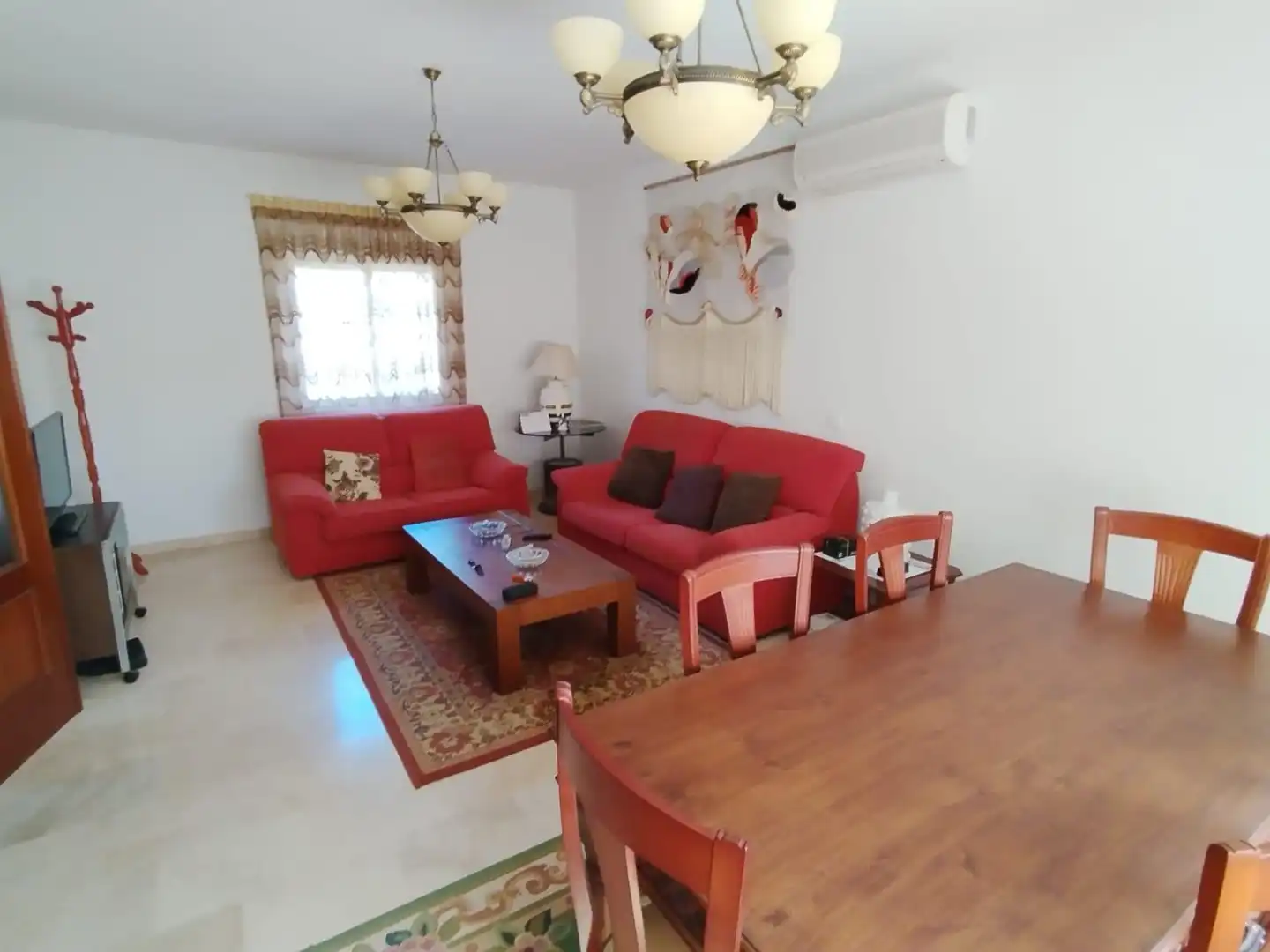 Sala d'estar de Casa o xalet en venda en Cáceres amb Aire condicionat, Calefacció i Jardí privat