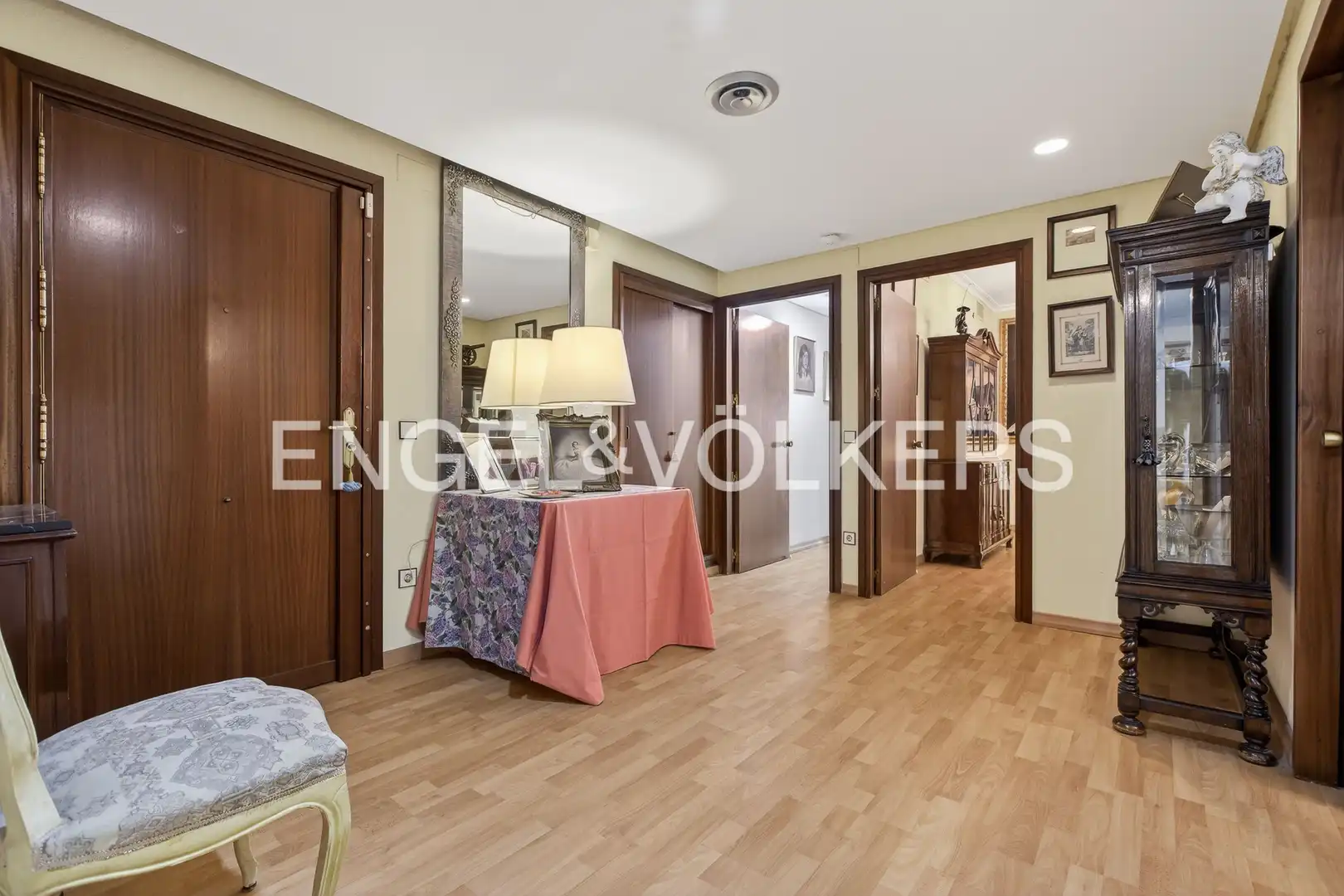 Flat for sale in Sevilla  with Air Conditioner, Heating and Balcony