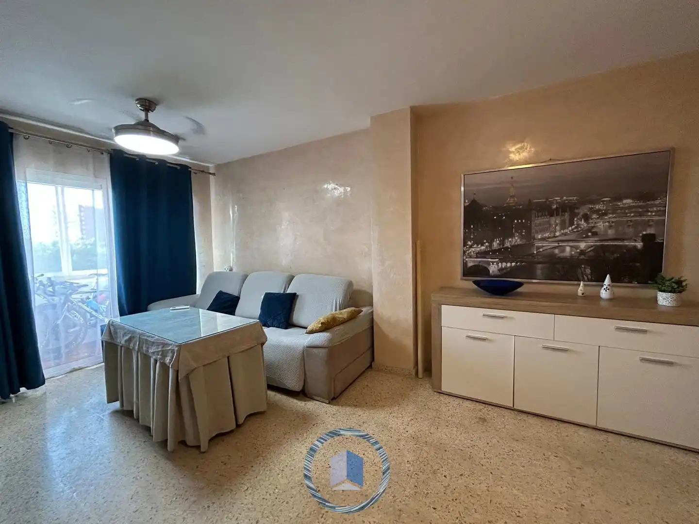 Sala de estar de Piso en venta en Montequinto con Terraza y Piscina