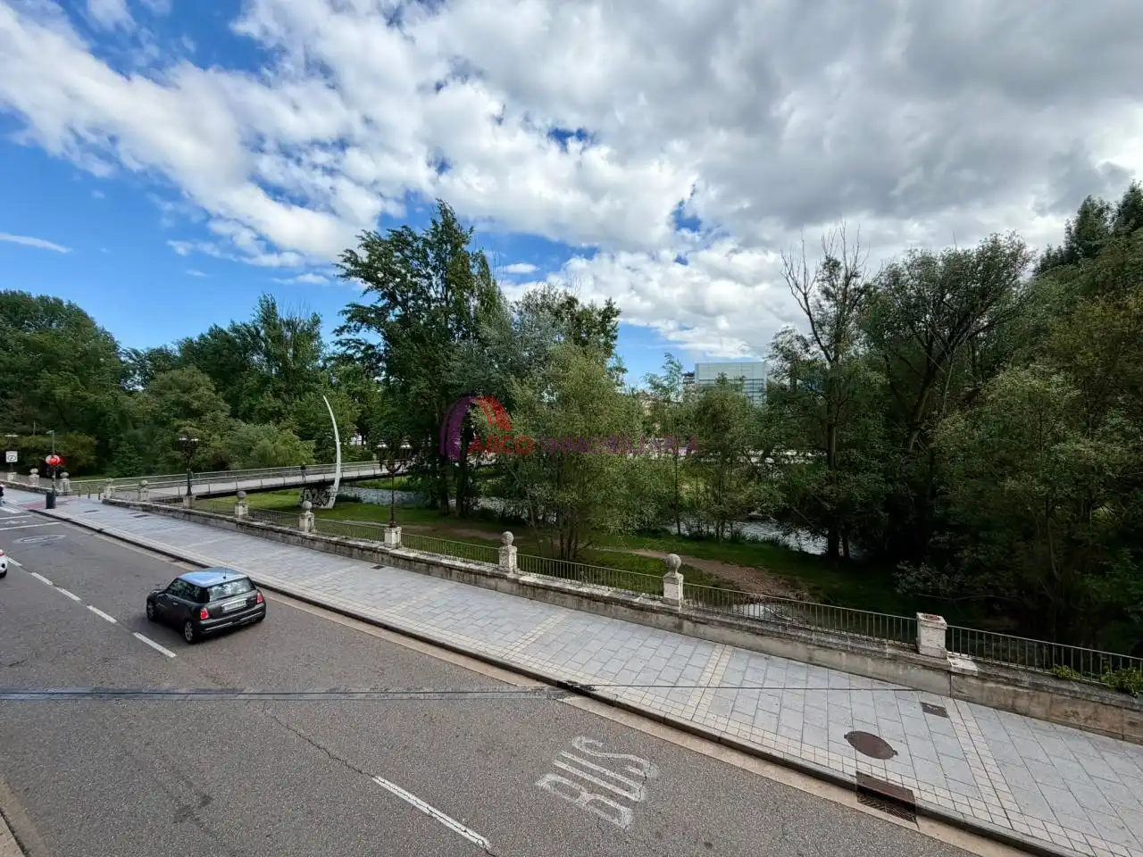 Vista exterior de Pis en venda en Burgos amb Calefacció, Terrassa i Traster