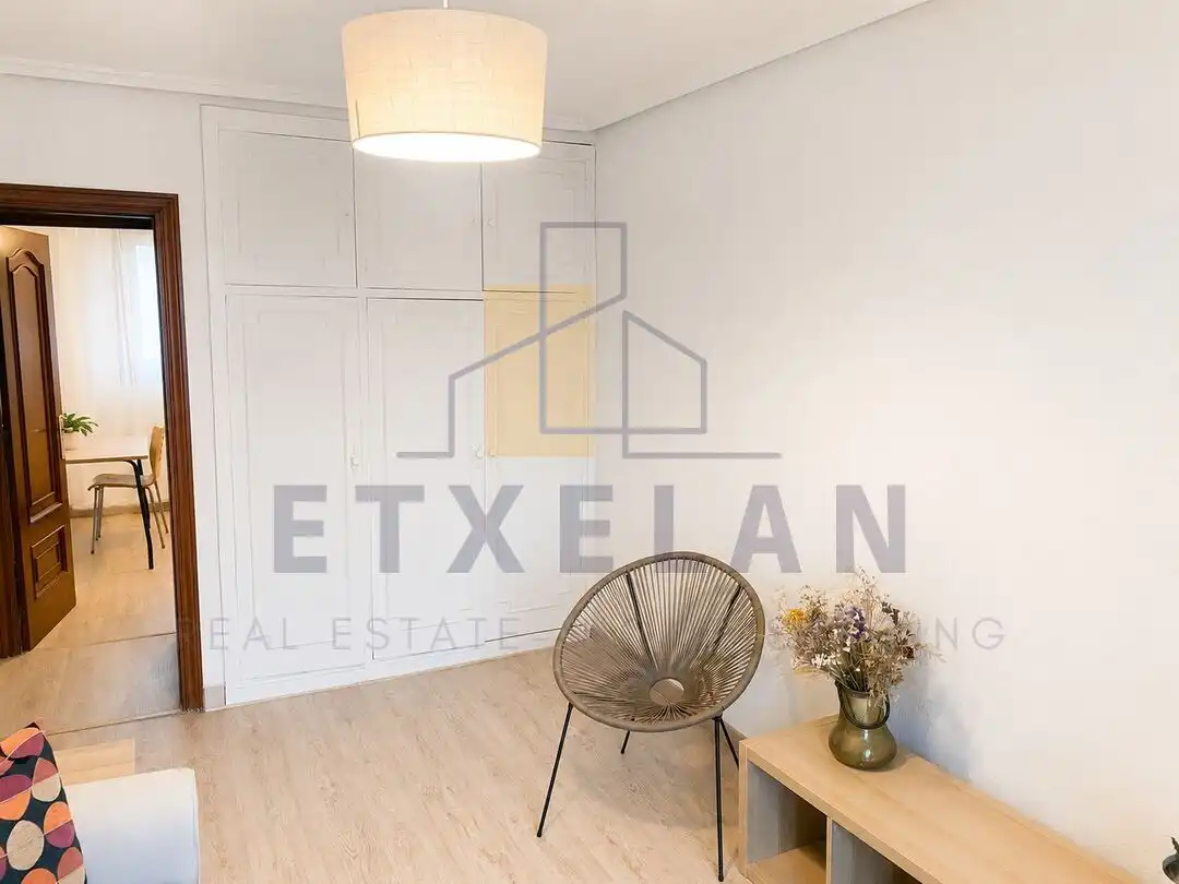 Schlafzimmer von Wohnung zum Verkauf in Elgeta mit Heizung