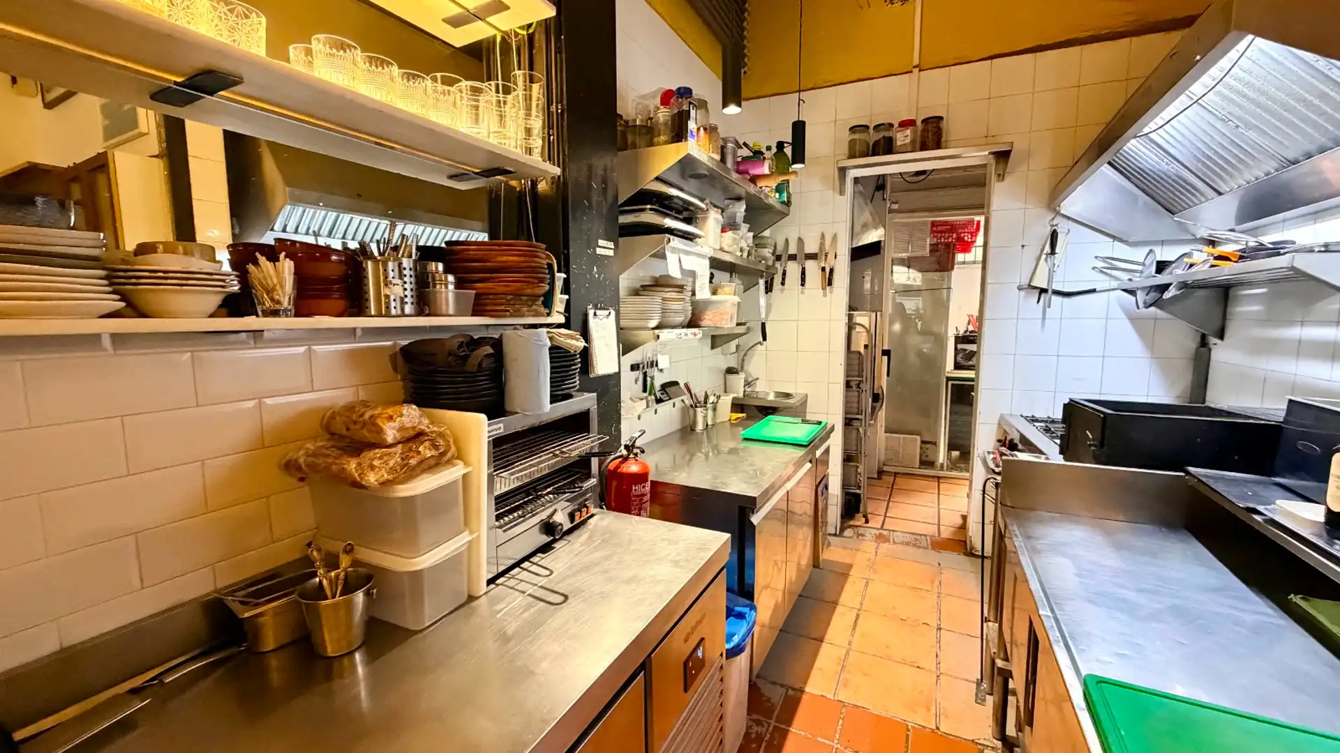 Cocina de Local en traspaso en  Barcelona Capital con Amueblado y Alarma