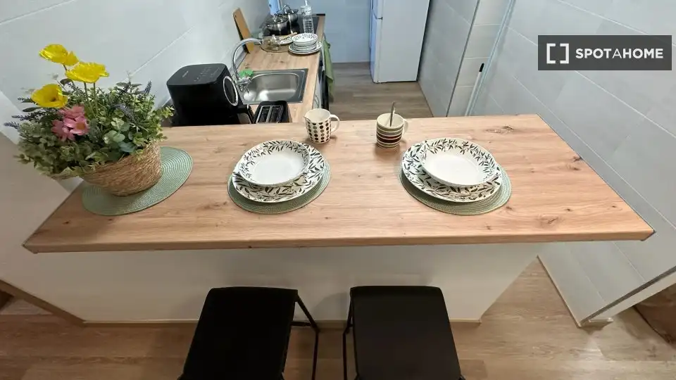 Kitchen of Flat for share in Macarena