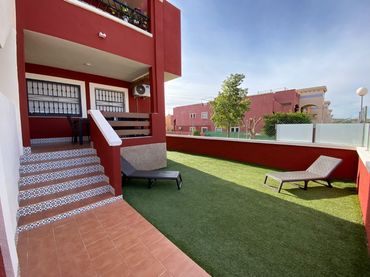 Baixos amb piscina de lloguer a Orihuela Costa