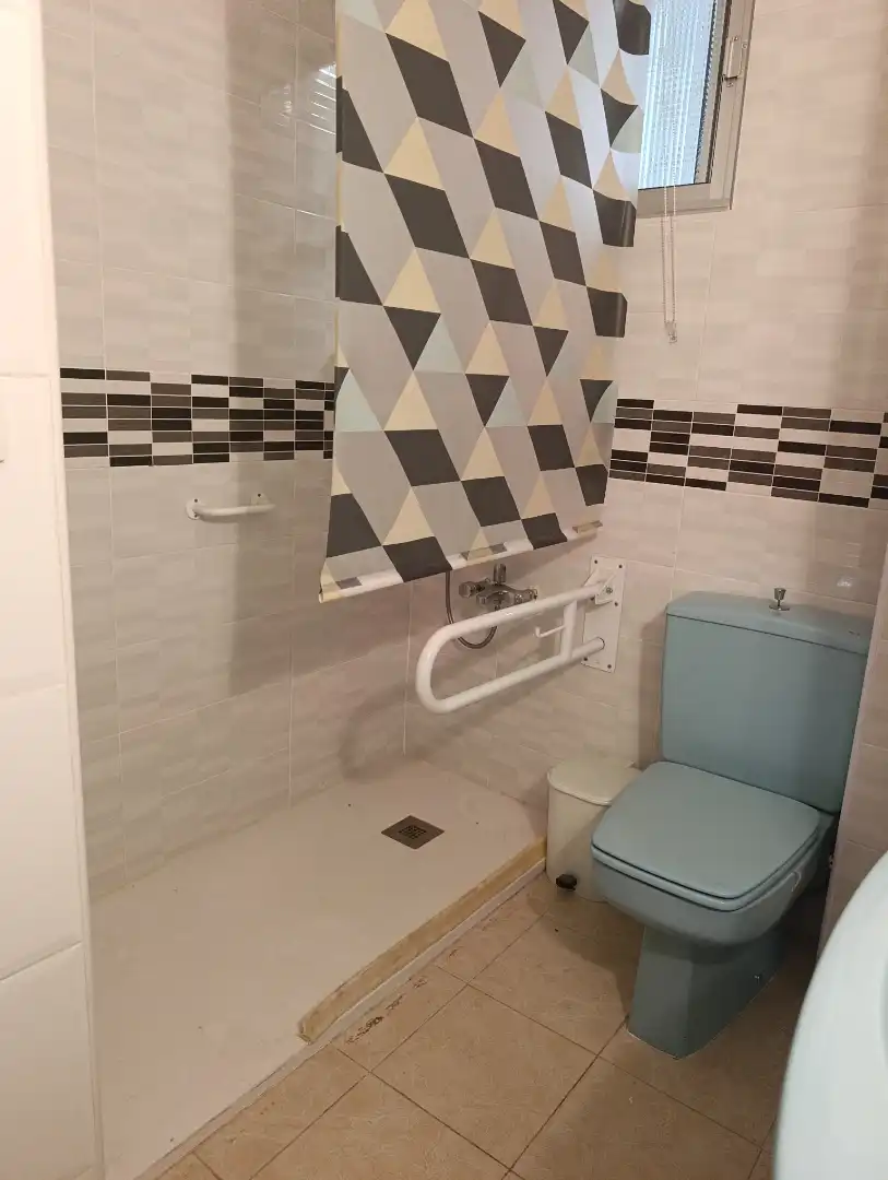 Bathroom of Flat for sale in Dos Hermanas  with Air Conditioner