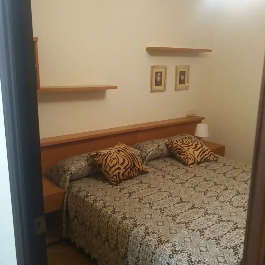 Dormitori de Pis en venda en Gijón  amb Calefacció, Parquet i Traster