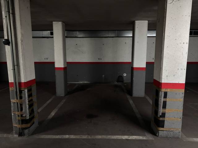 Garaje en Alquiler en Avenida de Pablo Neruda, 87 en Palomeras Bajas