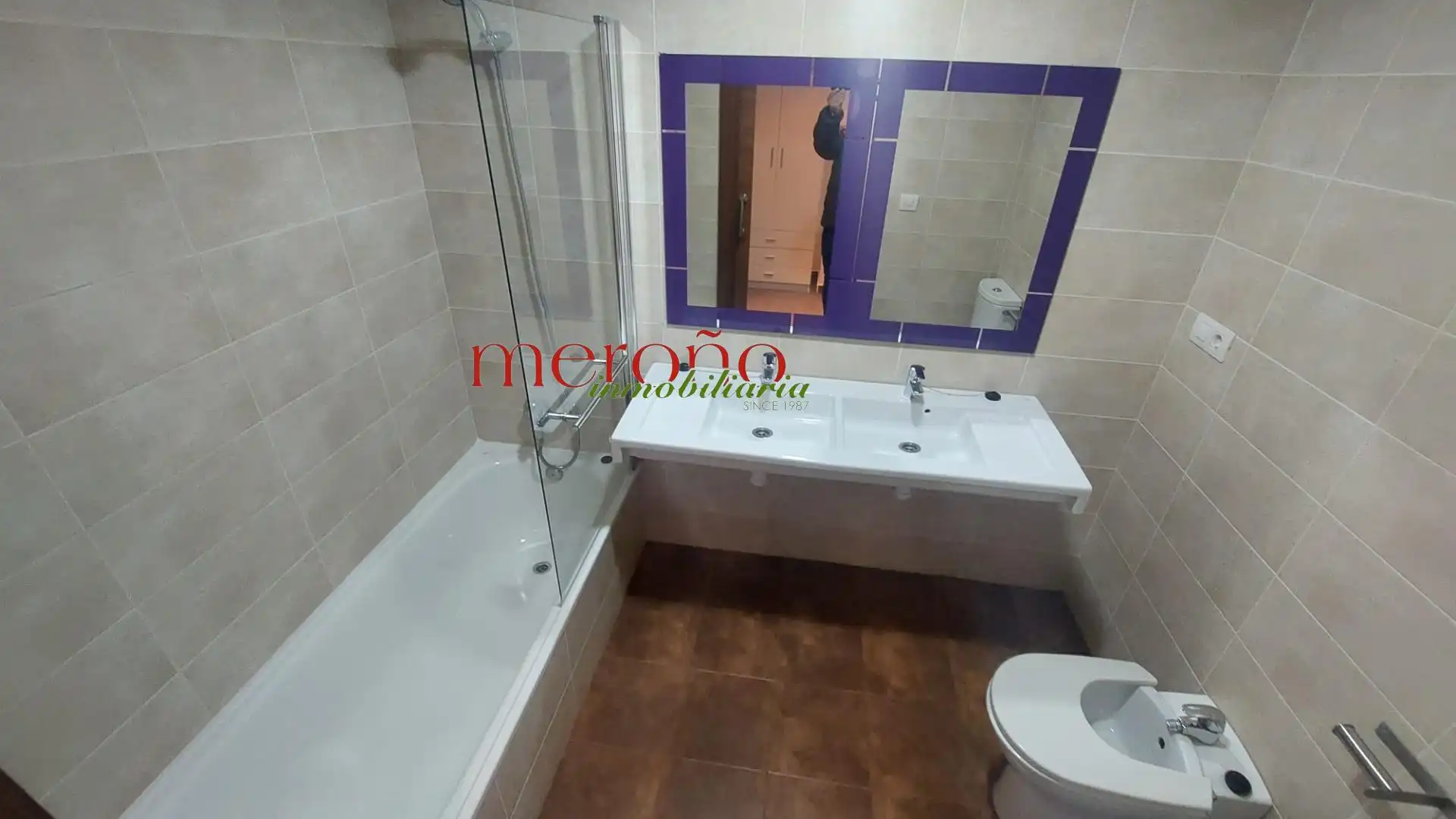 Baño de Piso de alquiler en Elche / Elx con Terraza y Piscina comunitaria