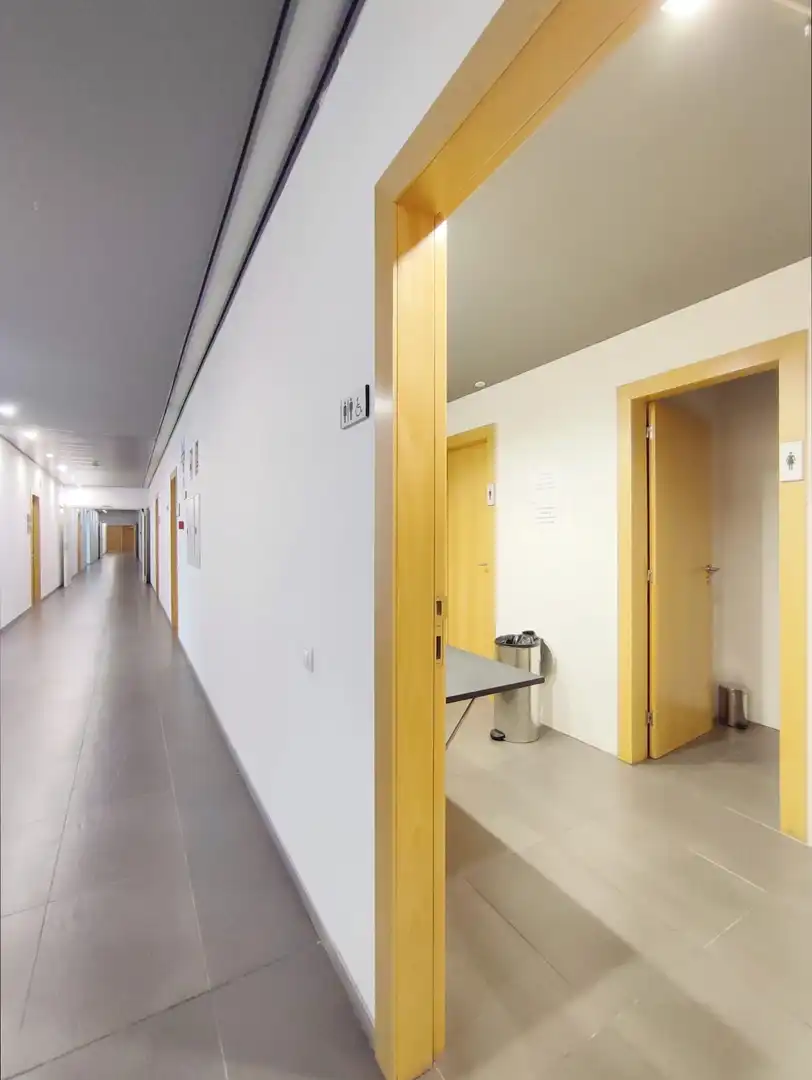 Büro zur Miete in Aranguren mit Klimaanlage, Heizung und Möbliert