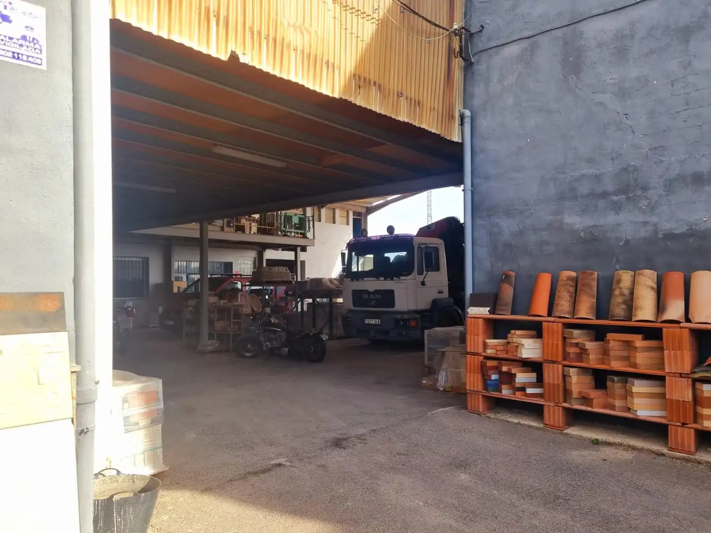 Nau industrial en venda a Avenida de la Ràpita,, Valletes - Xiribecs