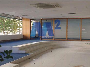 Local comercial en venda a Alcalá, esquina C/ de los Urquiza, 2