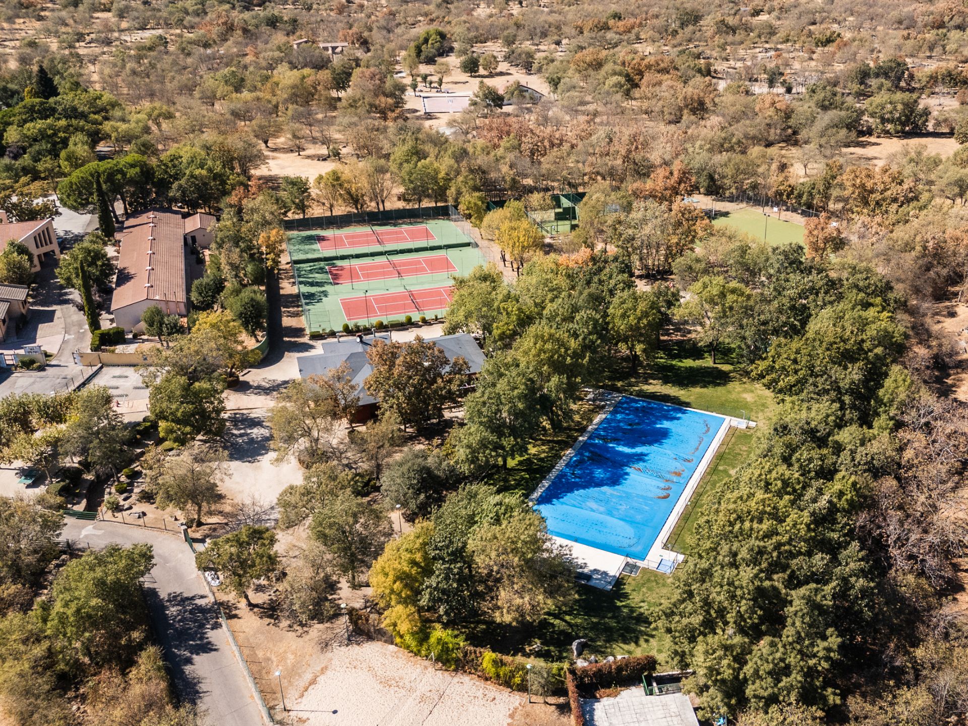 Piscina de Casa adosada en venda en Becerril de la Sierra amb Calefacció, Jardí privat i Terrassa