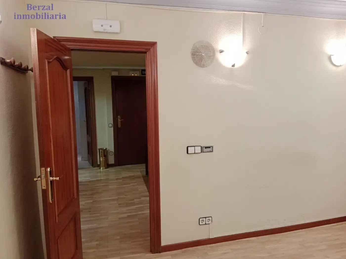 Office for rent in  Logroño  with Air Conditioner, Heating and Furnished
