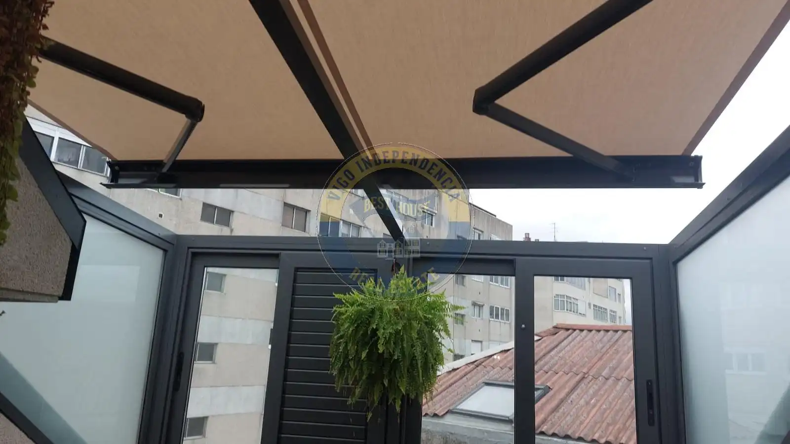 Terraza de Ático en venta en Vigo  con Calefacción, Parquet y Terraza