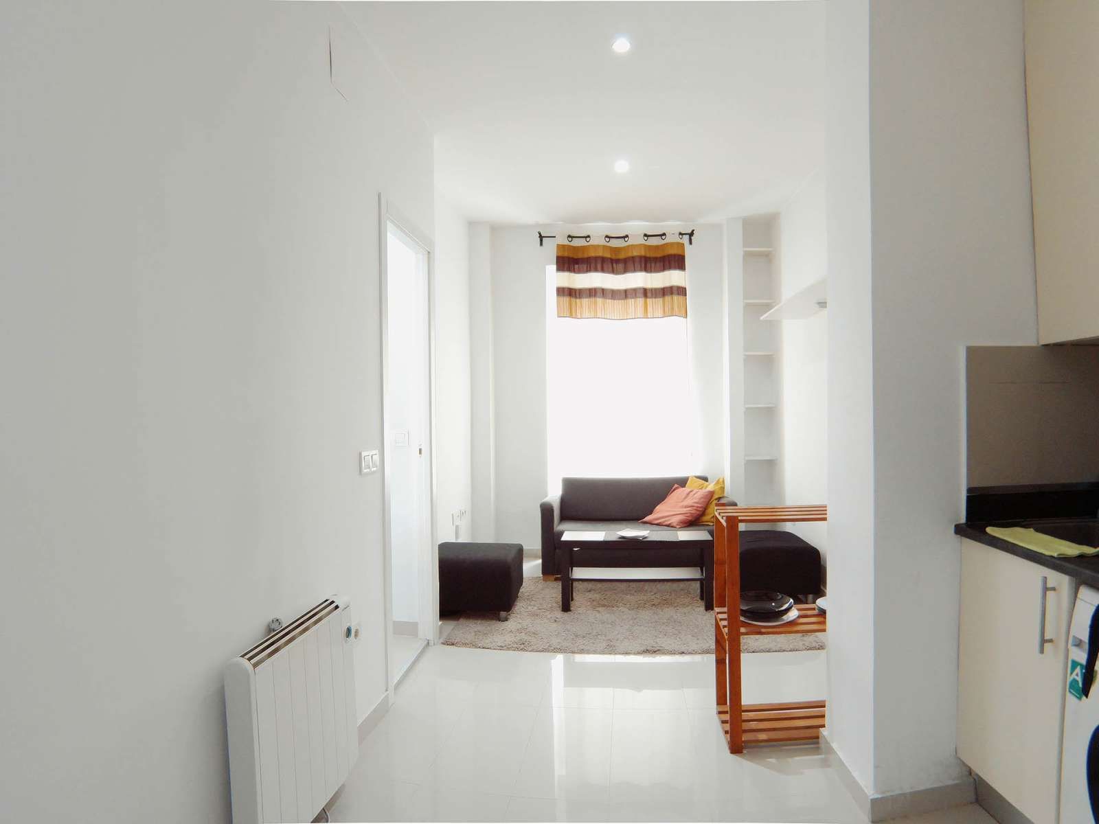 Bedroom of Apartment to share in  Madrid Capital  with Air Conditioner, Heating and Terrace