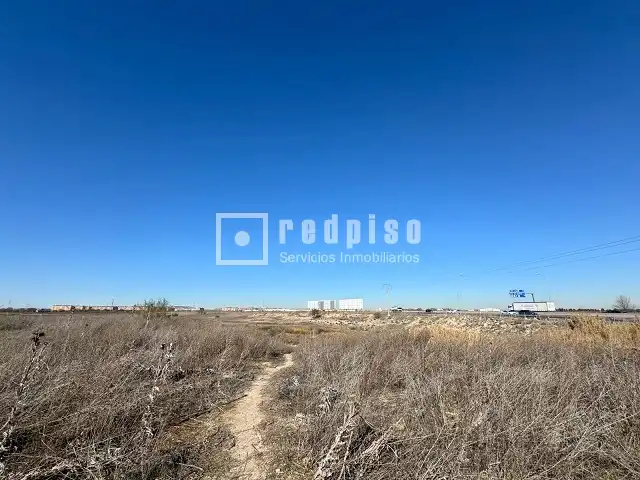Industrial land for sale in Los Robles