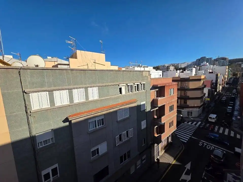 Vista exterior de Piso en venta en Las Palmas de Gran Canaria con Amueblado