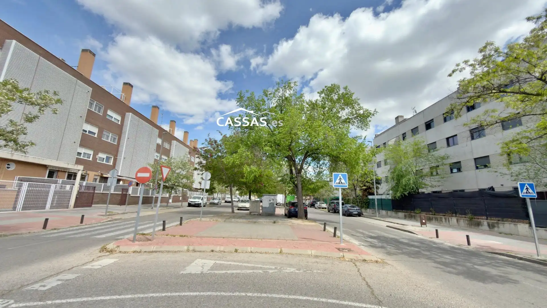 Vista exterior de Àtic en venda en Torrejón de Ardoz amb Calefacció, Terrassa i Traster