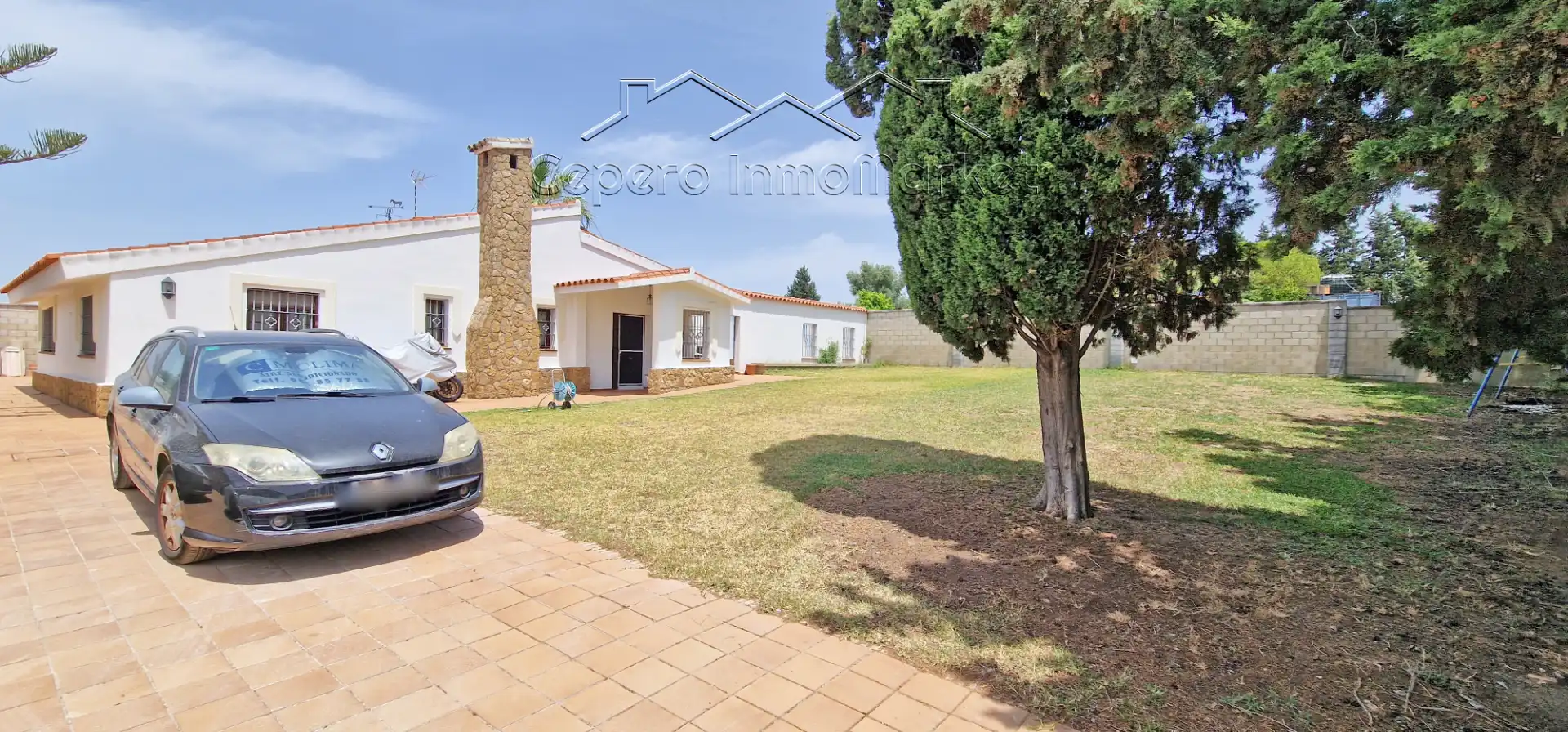 Vista exterior de Casa o xalet en venda en El Puerto de Santa María amb Aire condicionat, Jardí privat i Piscina