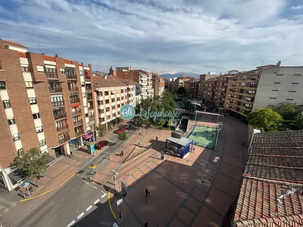 Außenansicht von Wohnung zum Verkauf in Segovia mit Heizung, Terrasse und Abstellraum