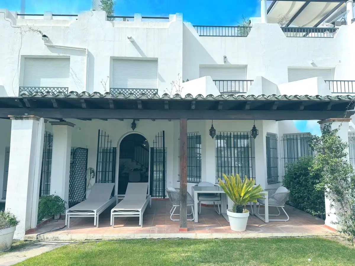 Exterior view of Detached homes for rent in Marbella  with Air Conditioner, Heating and Private garden
