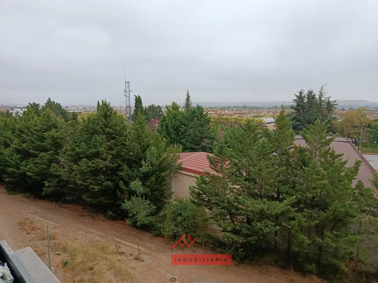 Piso en venta en Lardero con Calefacción, Jardín privado y Parquet