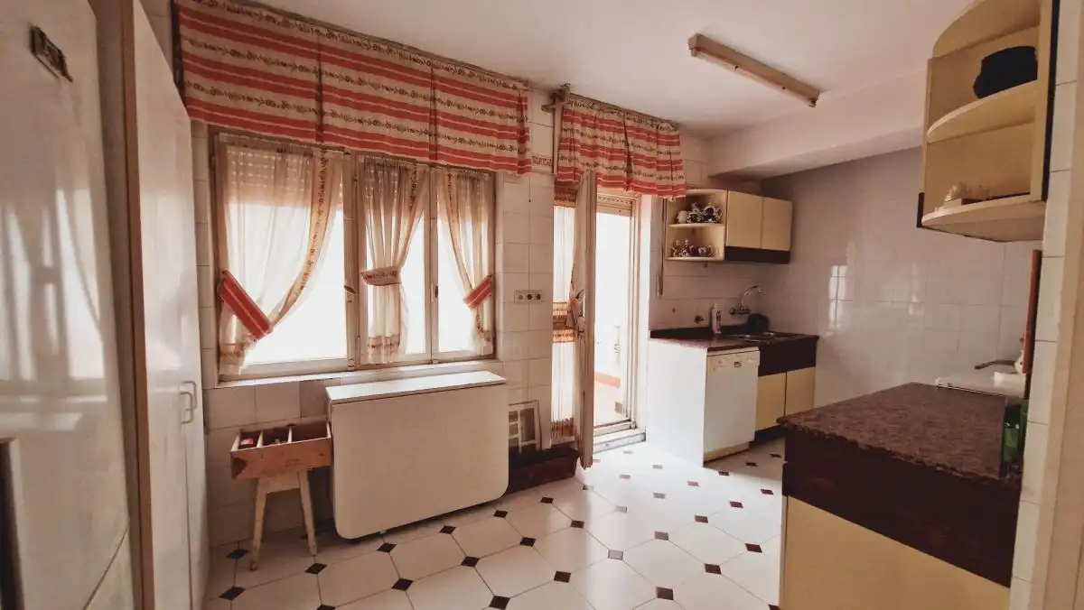 Piso con terraza en venta en MENENDEZ PELAYO, imagen 7