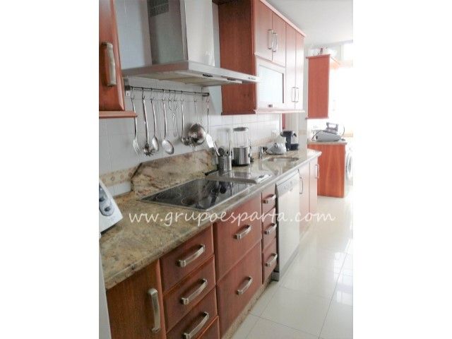 Kitchen of Flat for sale in San Juan de Aznalfarache  with Air Conditioner, Heating and Terrace