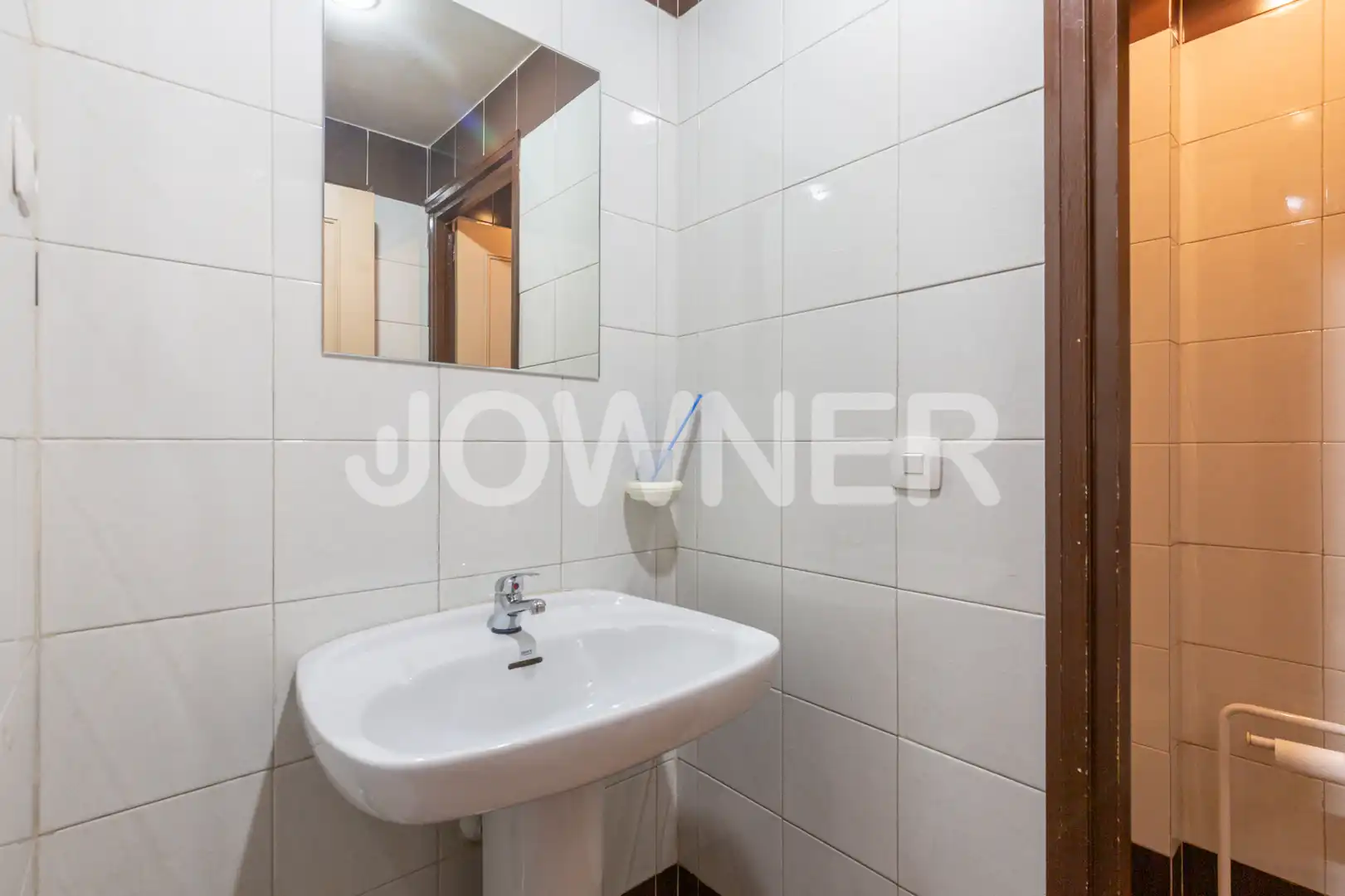Badezimmer von Büro zur Miete in Madrid mit Klimaanlage und Alarm