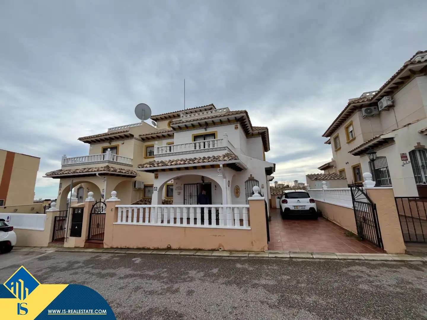 Exterior view of Duplexes for rent in Orihuela  with Air Conditioner, Terrace and Furnished