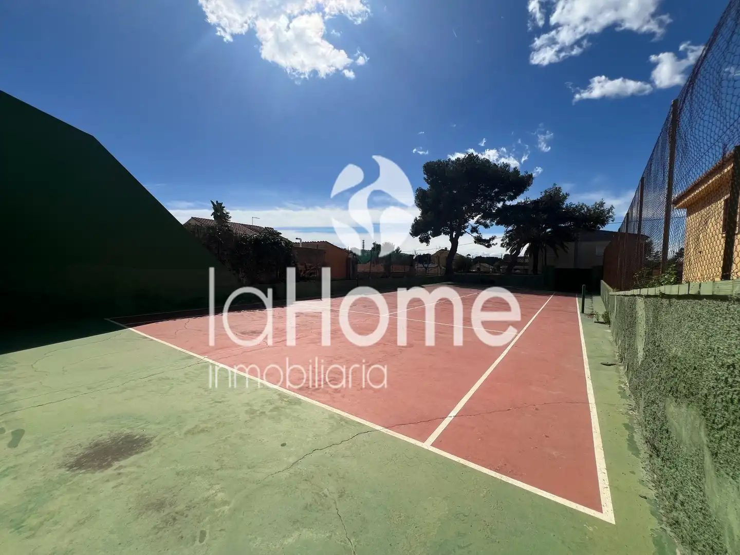 Vista exterior de Casa o xalet en venda en Paterna amb Aire condicionat, Jardí privat i Terrassa