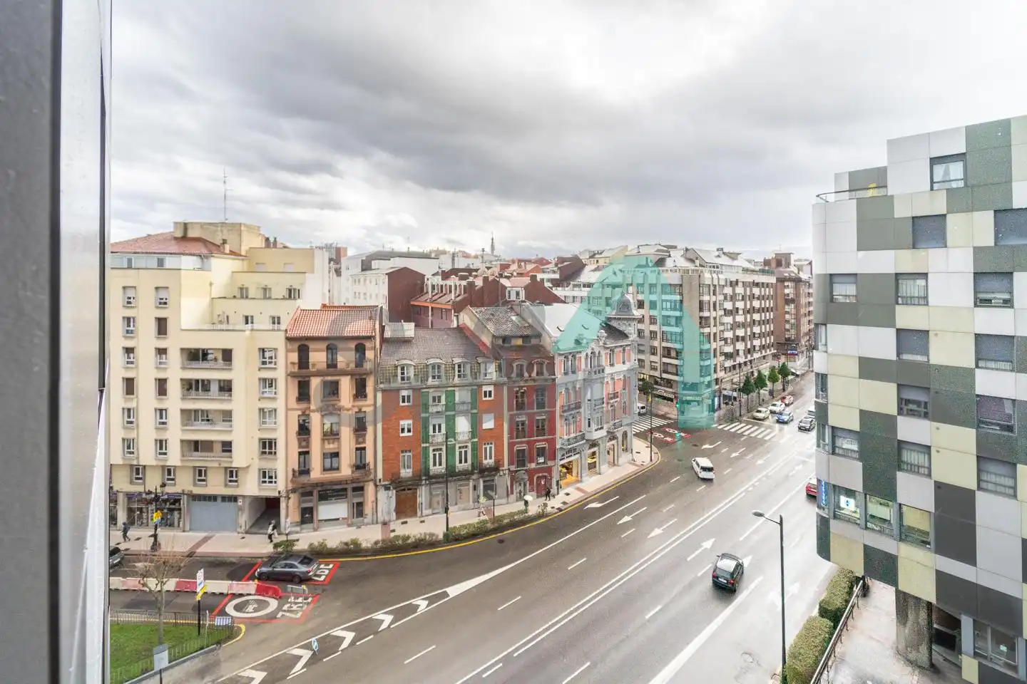 Außenansicht von Wohnung zur Miete in Oviedo  mit Heizung, Parkett und Möbliert